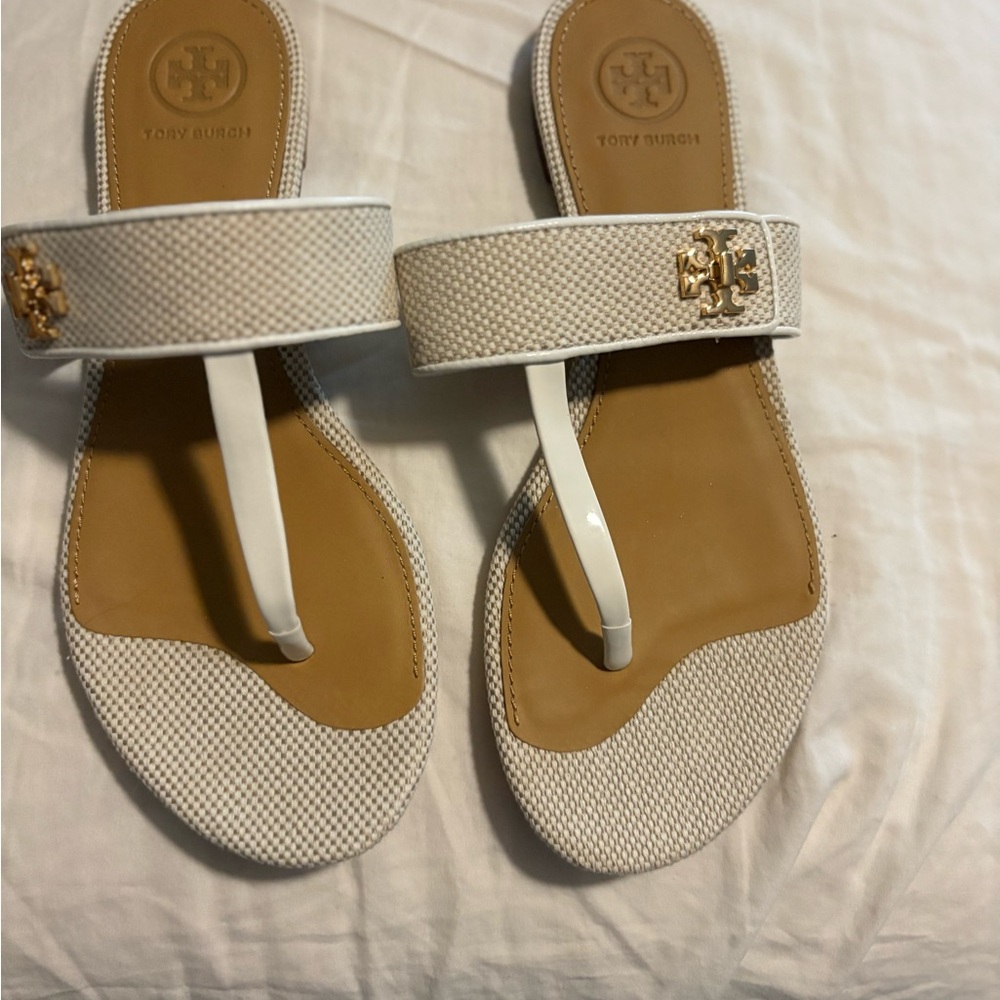 Tory Burch Cream Thong Sandals with Gold Emblem, Size 6.5 Woman’s Flip Flops